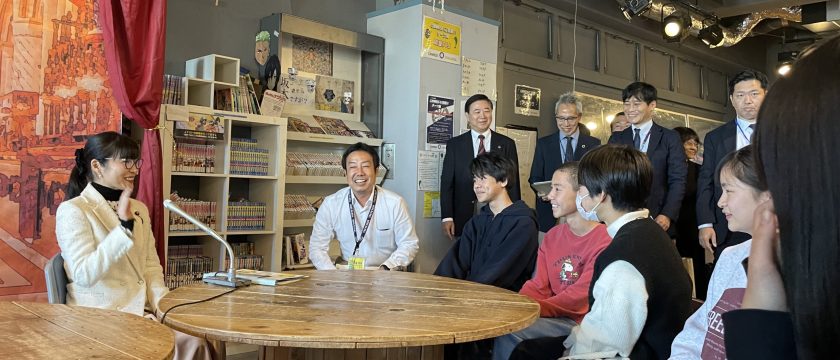 加藤鮎子大臣が「CAPS」を視察　中高生との懇談で何を感じた？