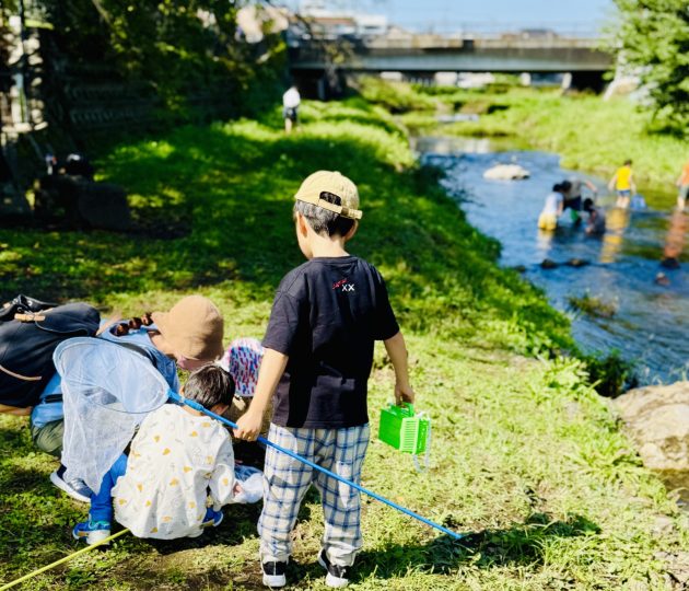 外に出てたくさん感じる！　すこっぷの「はらっぱ療育」